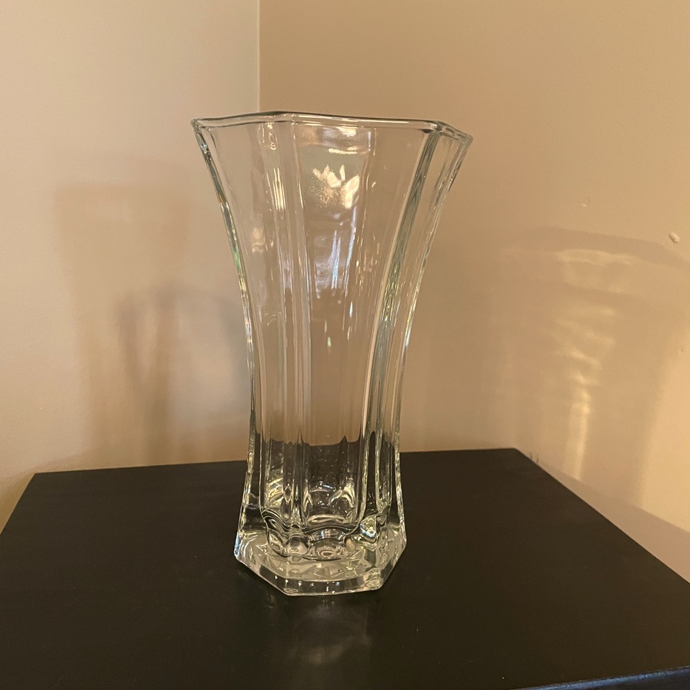 GLASS DECO VASE